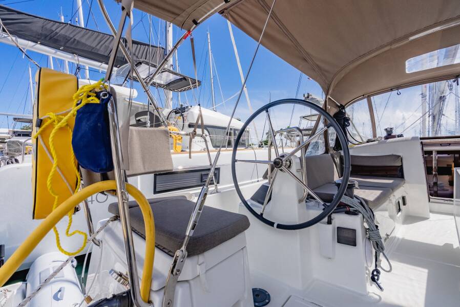 Sun Odyssey 440 Air Guitar