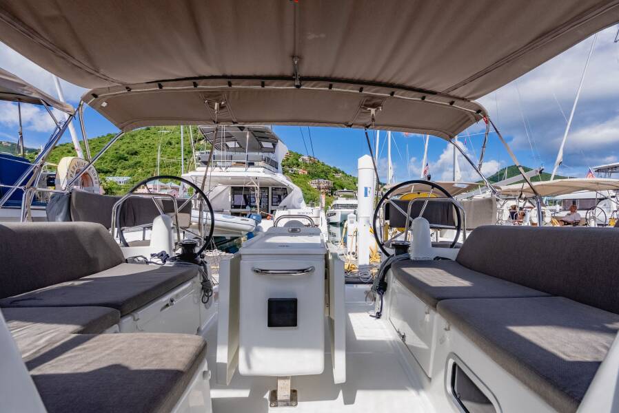 Sun Odyssey 440 Air Guitar