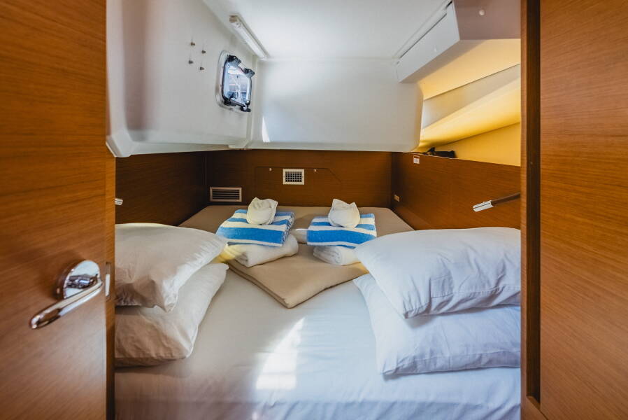 Sun Odyssey 440 Air Guitar