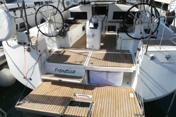Sun Odyssey 440 Frenetica