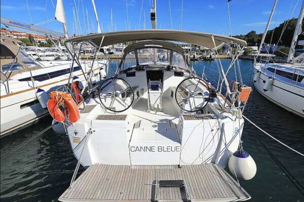 Sun Odyssey 449 Canne Bleue