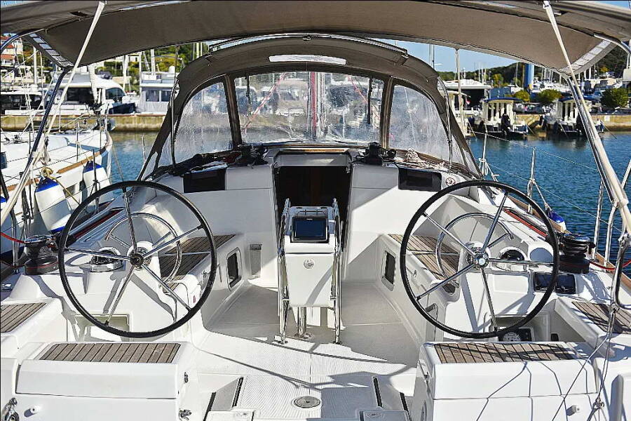 Sun Odyssey 449 Canne Bleue