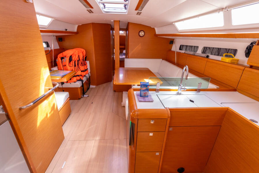 Sun Odyssey 449 Cherry