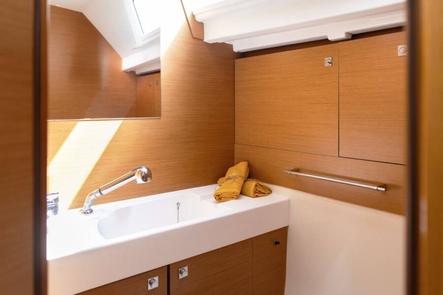 Sun Odyssey 469 Lemon
