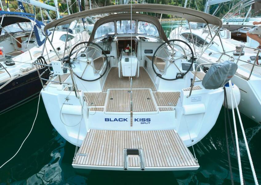 Sun Odyssey 479 Black Kiss