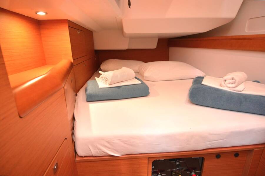 Sun Odyssey 479 Black Kiss
