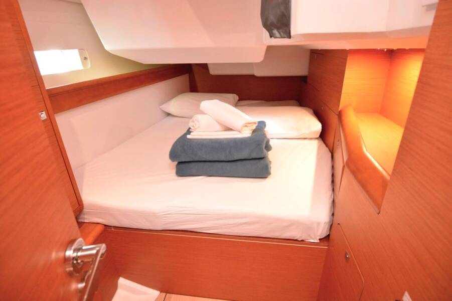 Sun Odyssey 479 Black Kiss