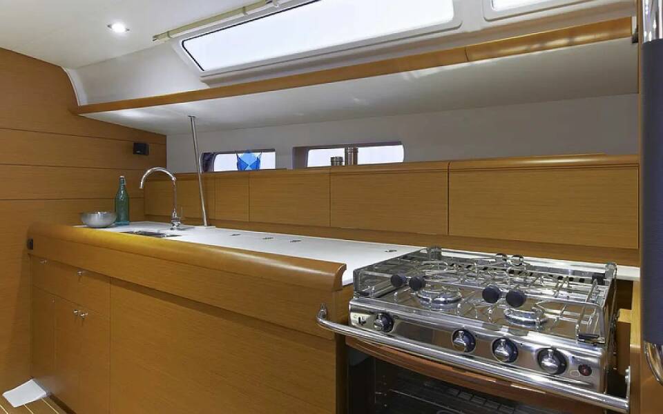 Sun Odyssey 479 Yolo