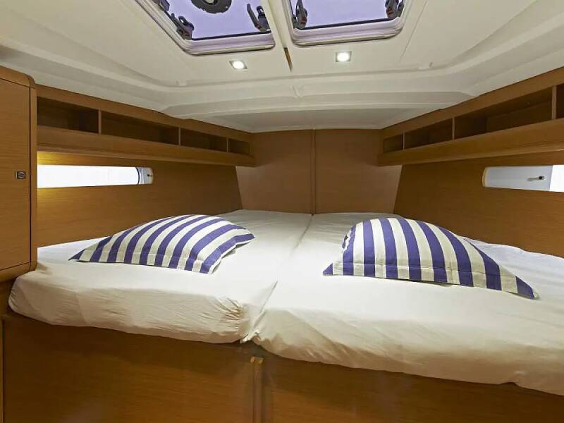 Sun Odyssey 479 Yolo