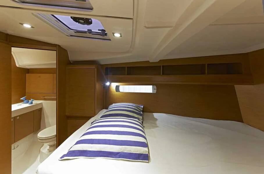 Sun Odyssey 479 Yolo