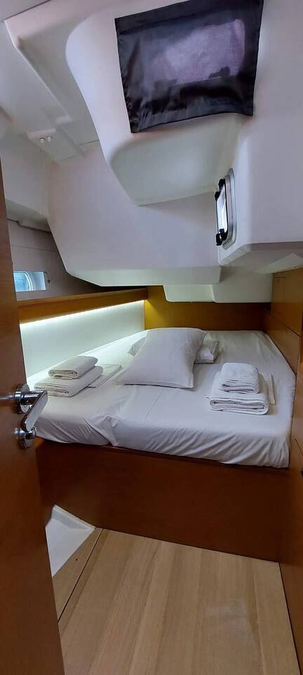 Sun Odyssey 479 Yolo