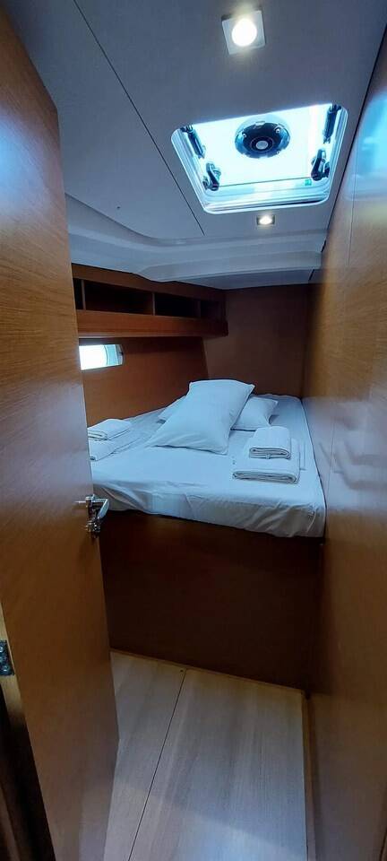 Sun Odyssey 479 Yolo