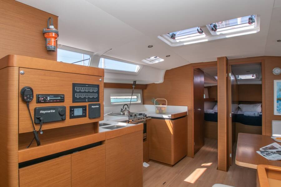Sun Odyssey 490 Knot