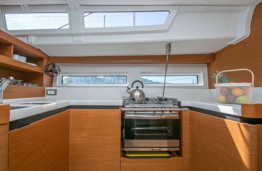 Sun Odyssey 490 Knot