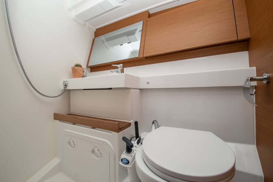 Sun Odyssey 490 Knot