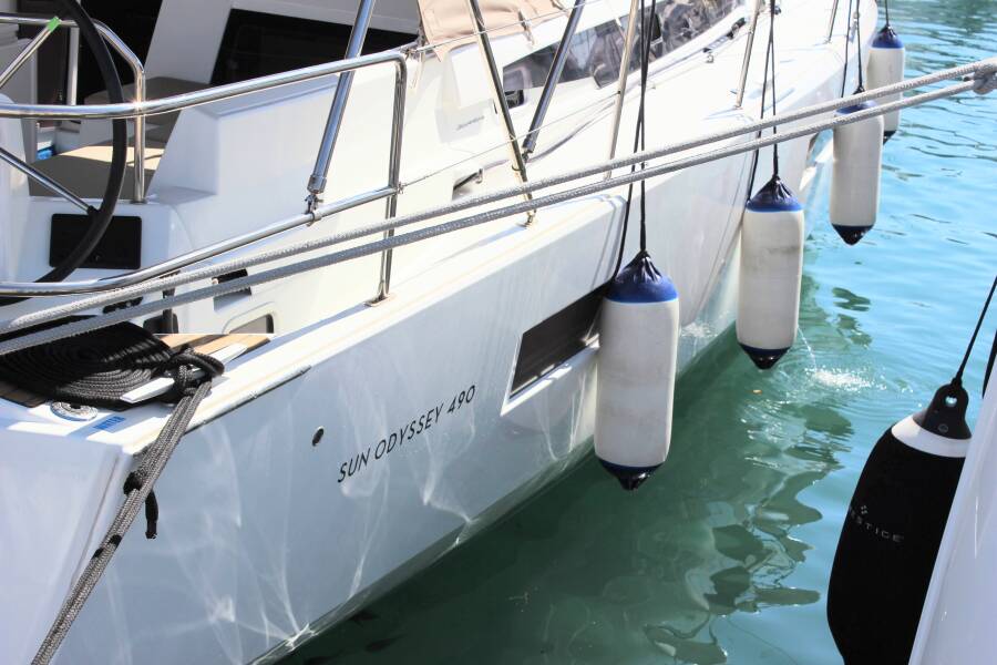 Sun Odyssey 490 None