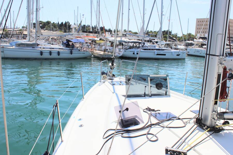 Sun Odyssey 490 None