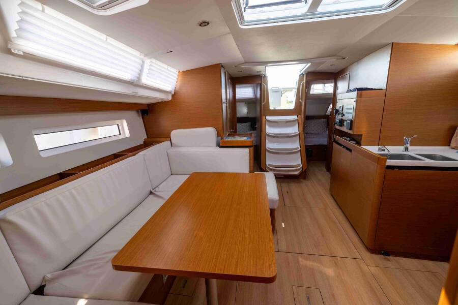 Sun Odyssey 490 Ela