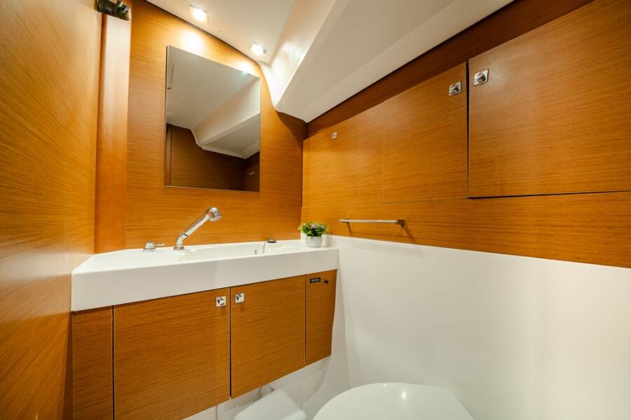 Sun Odyssey 519 Juicy Lucy