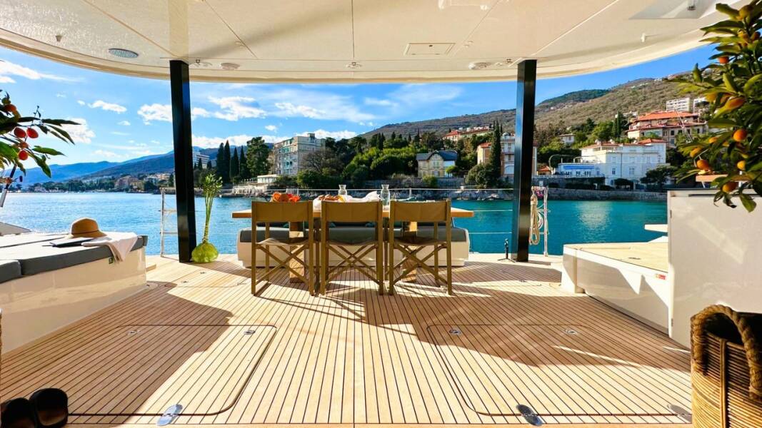 Sunreef 80 Honeybird