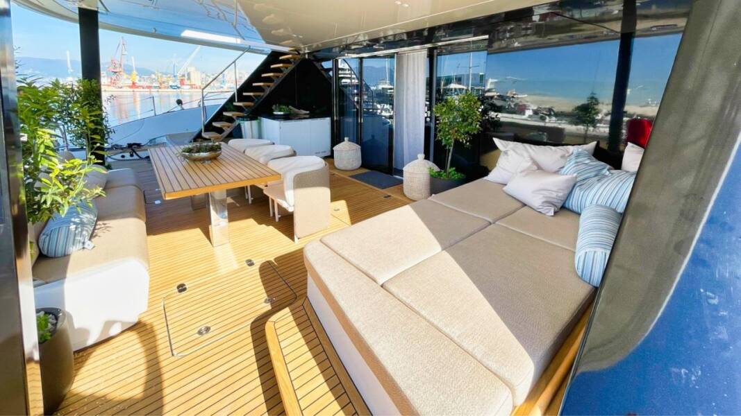 Sunreef 80 Honeybird