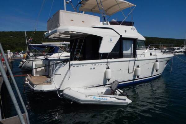 Swift Trawler 35 Kayci